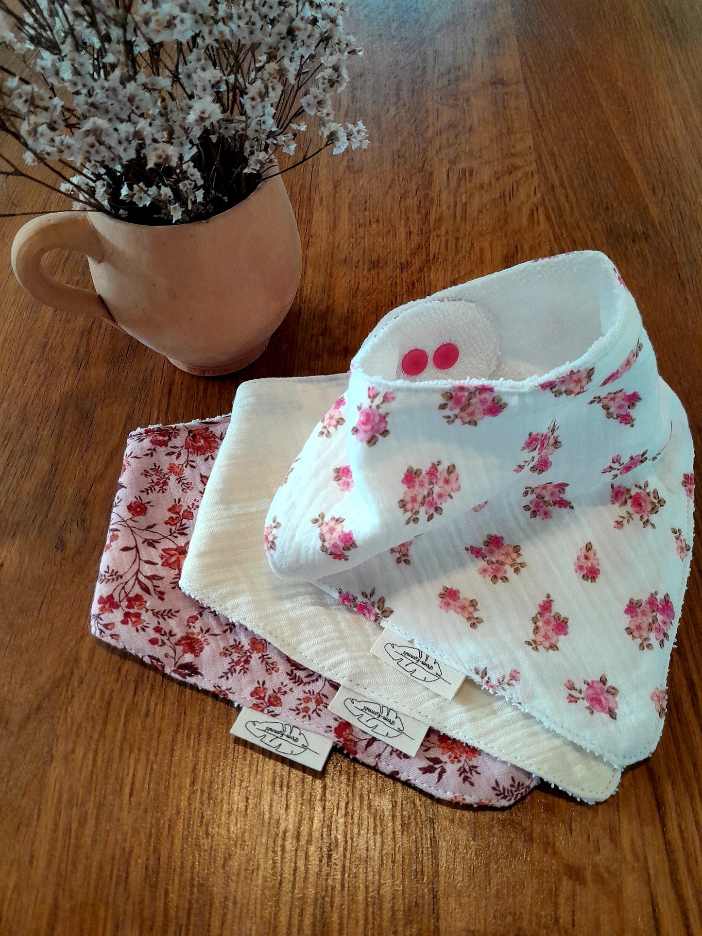 Lot de 3 bavoirs "bandana" à partir de 6 mois